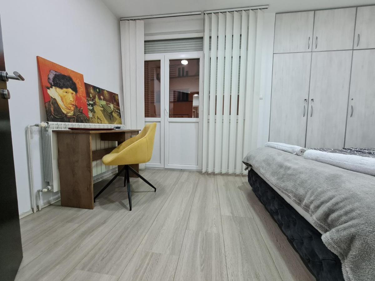 Apartamento Vicente Pedestrian Street Apartman Ni Exterior foto