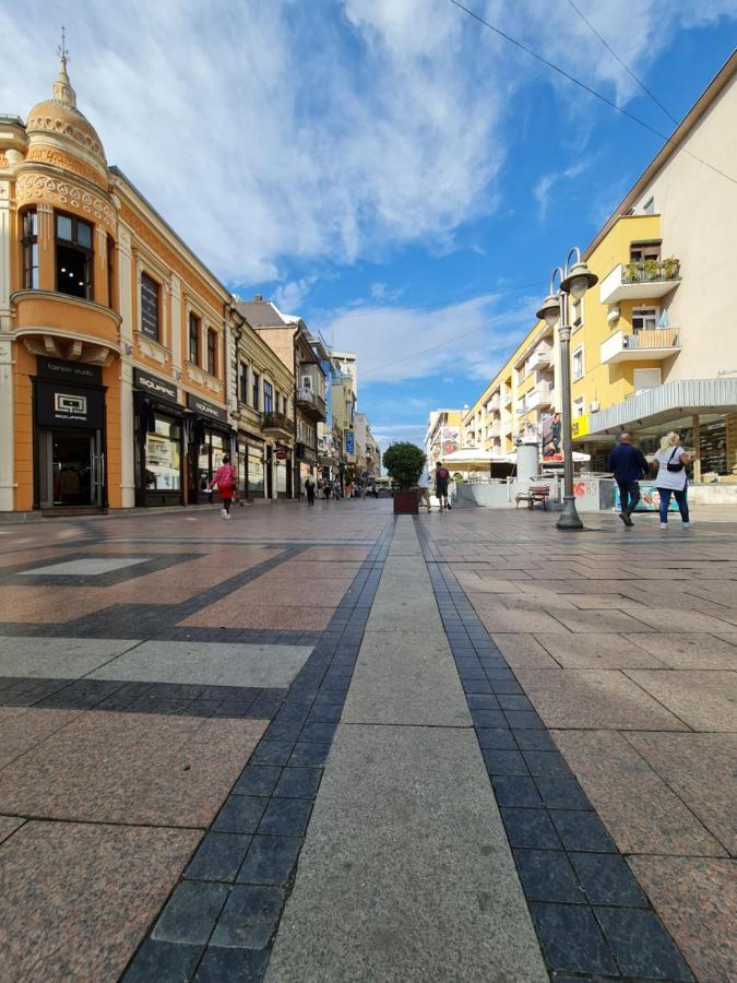 Apartamento Vicente Pedestrian Street Apartman Ni Exterior foto